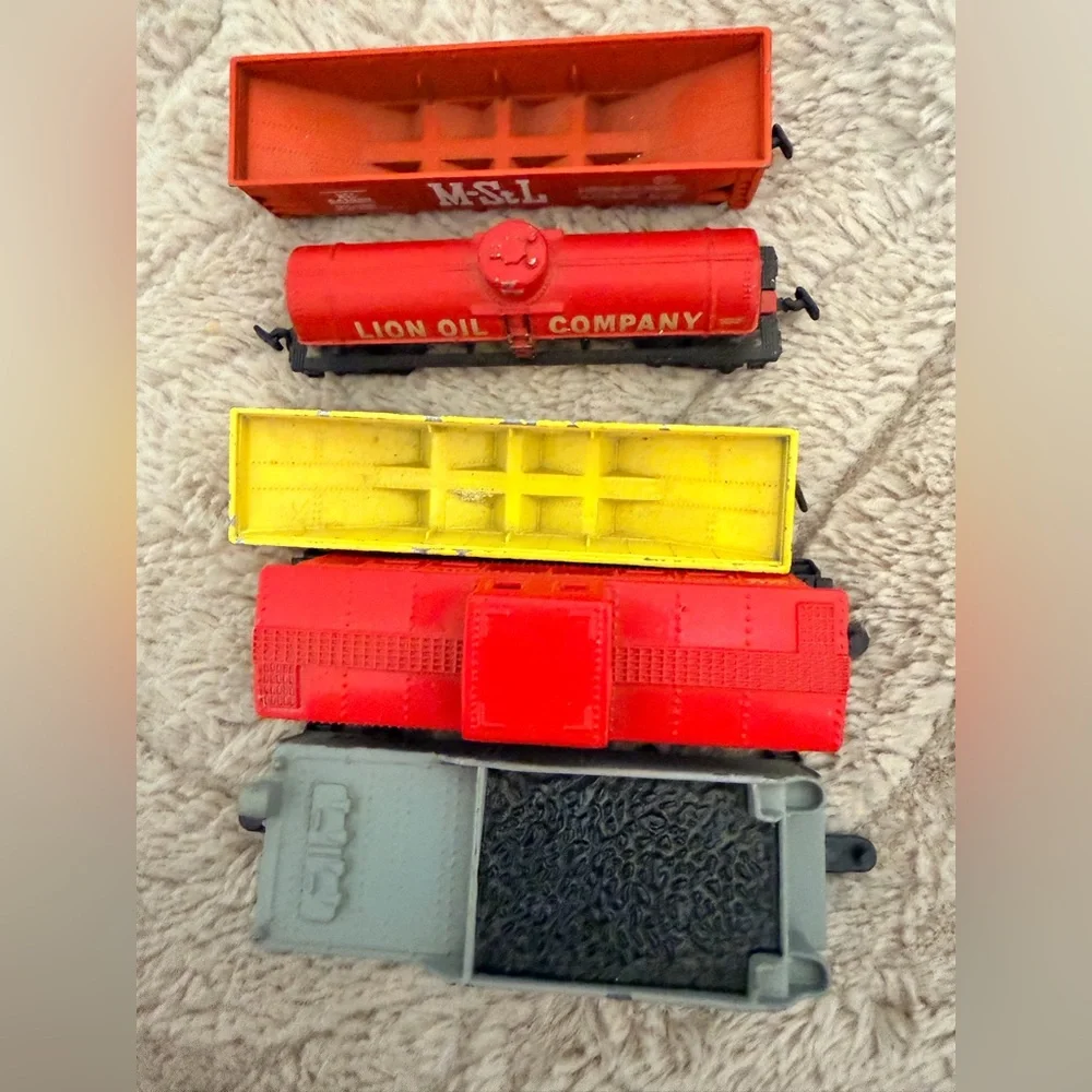 Lot of 5 vintage 95' Fletcher-Barnhardt & White HO scale Shell Gas Lion oil Mstl
